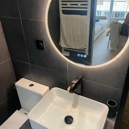 Bright & Modern With Large Terrace Near La Defense & St Lazare דירה *