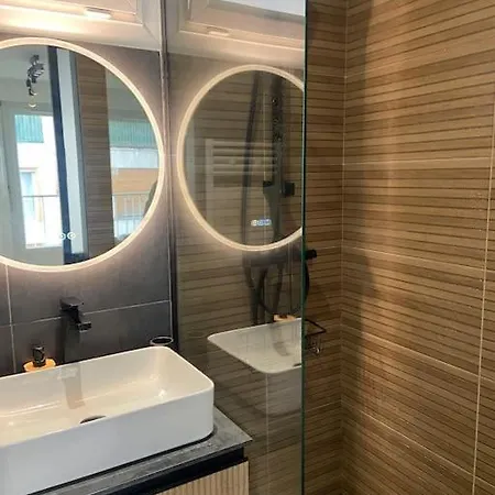 דירה Bright & Modern With Large Terrace Near La Defense & St Lazare *